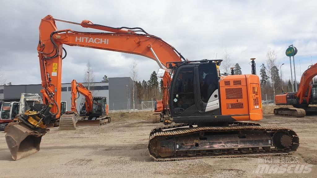 Hitachi ZX225USLC-6 Escavadoras de rastos