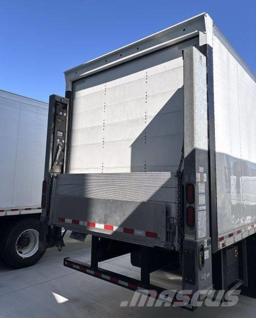 Freightliner M2 Camiões de caixa fechada