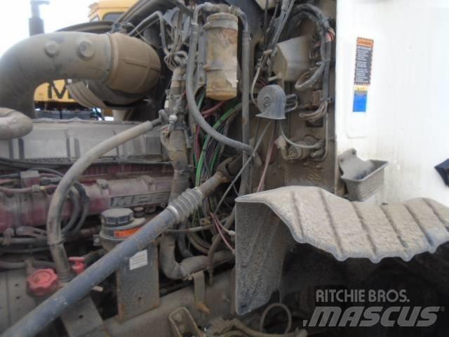 Mack CXU 613 Tractores (camiões)