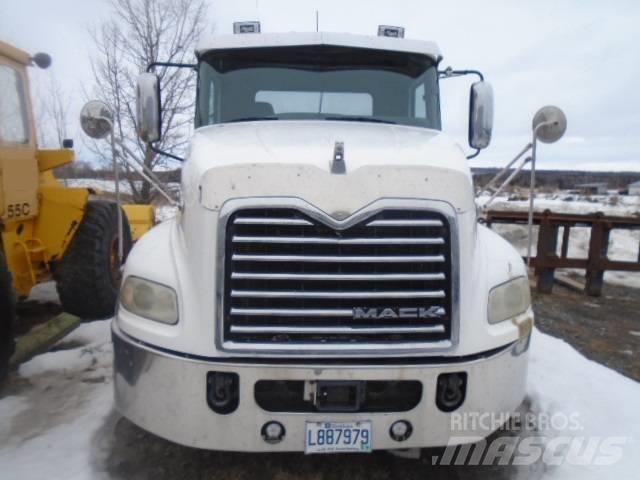 Mack CXU 613 Tractores (camiões)