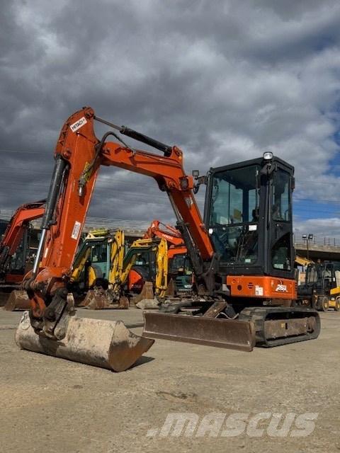Hitachi ZX 26 U-6 CR Mini Escavadoras <7t