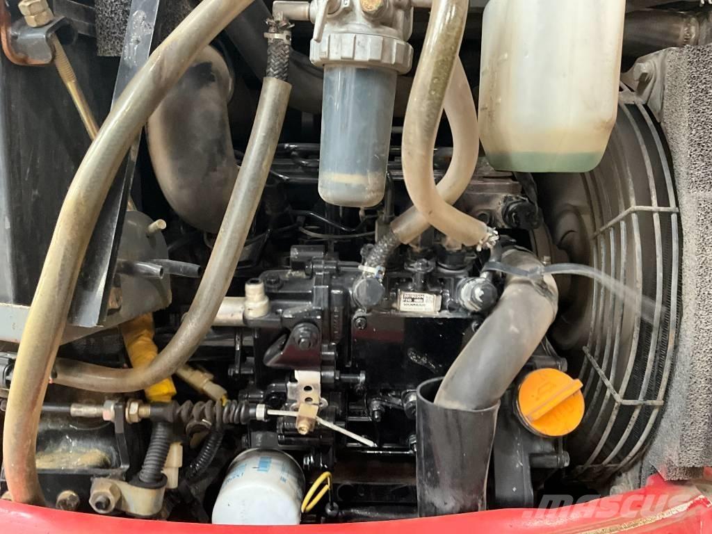 Takeuchi TB 215 R Mini Escavadoras <7t