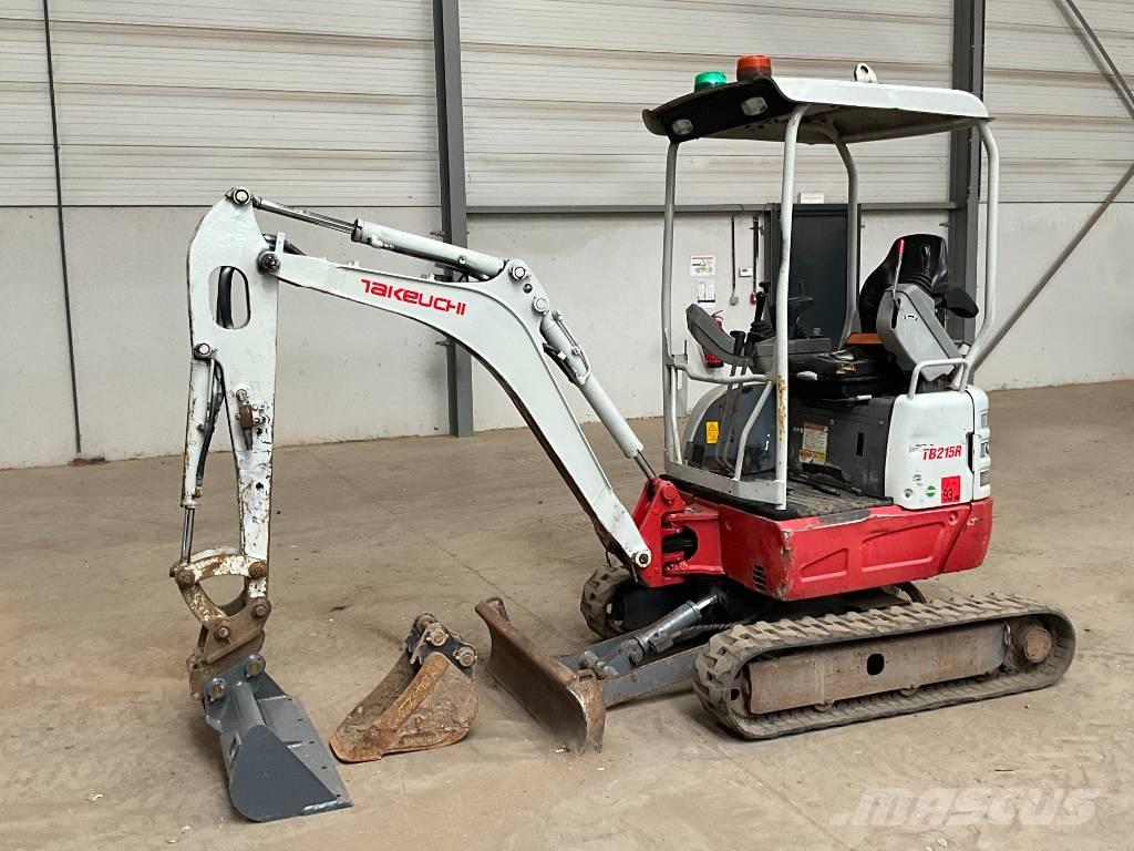 Takeuchi TB 215 R Mini Escavadoras <7t