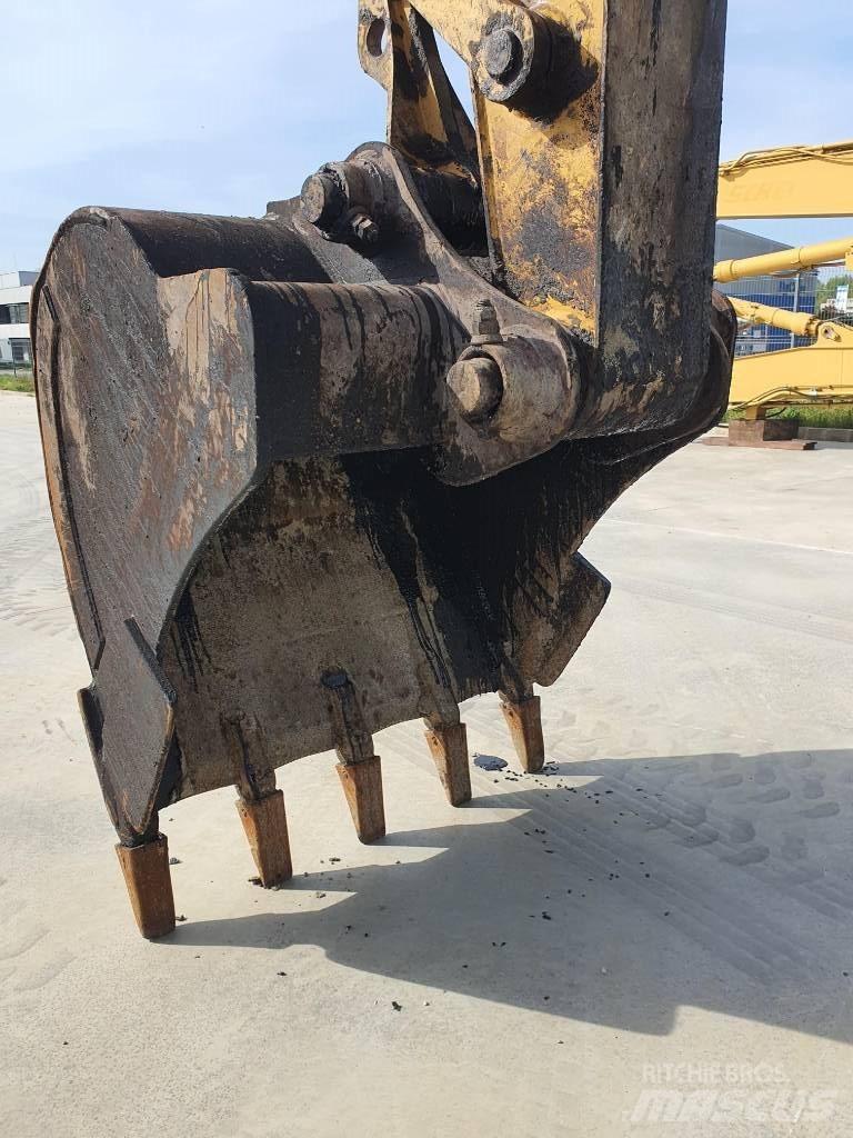 CAT M 318 Escavadoras de rodas