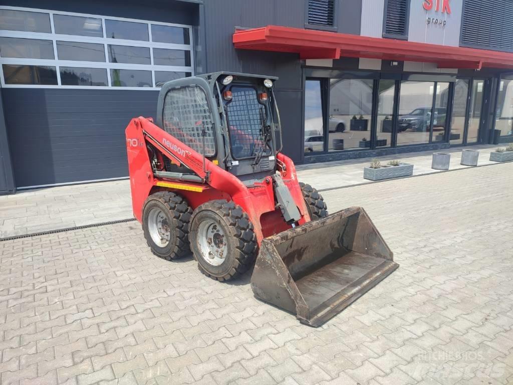 Neuson 701 S Carregadoras de direcção deslizante
