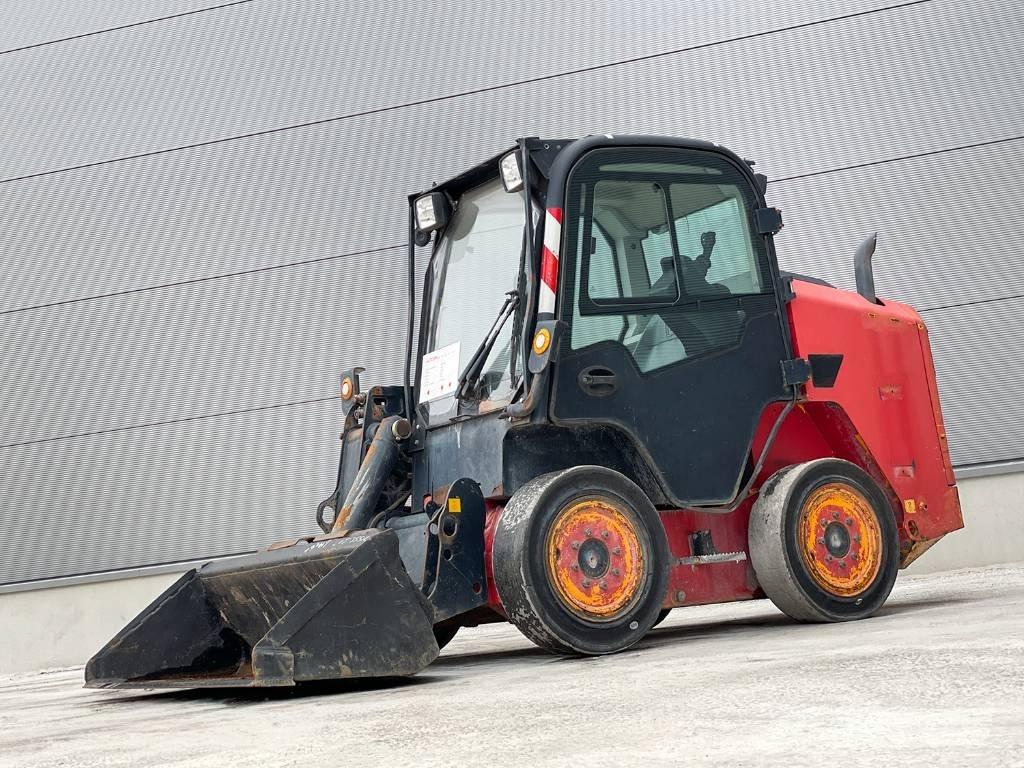 JCB R260 Carregadoras de direcção deslizante