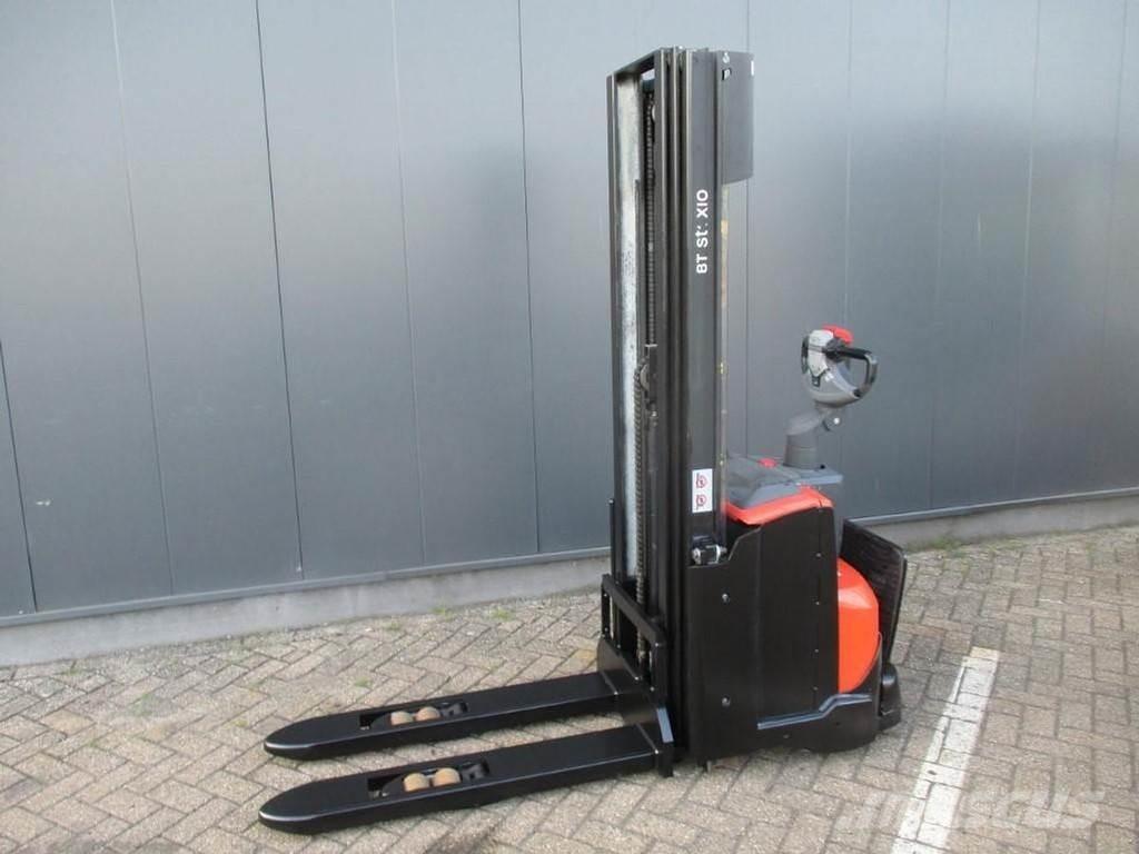 Toyota SWE 120L Empilhador para operador externo