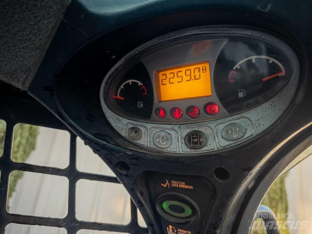 Bobcat T 650 Carregadoras de direcção deslizante