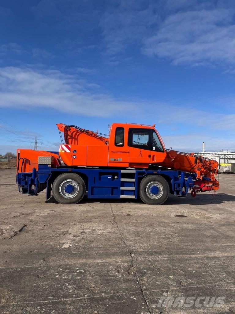 Kato CR 200 Ri Gruas Todo terreno