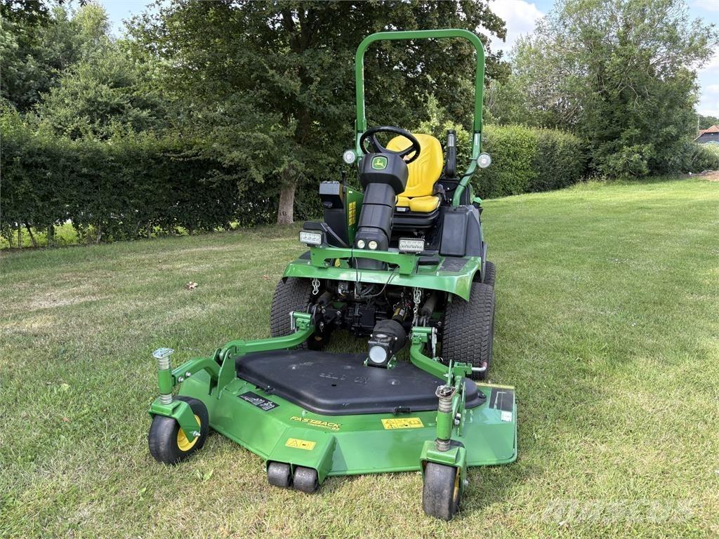 John Deere 1570 Corta-Relvas Riders
