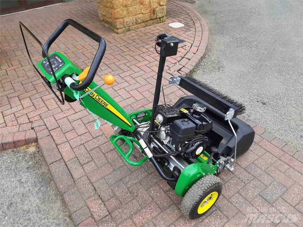 John Deere 220SL Corta-Relvas walk-behind