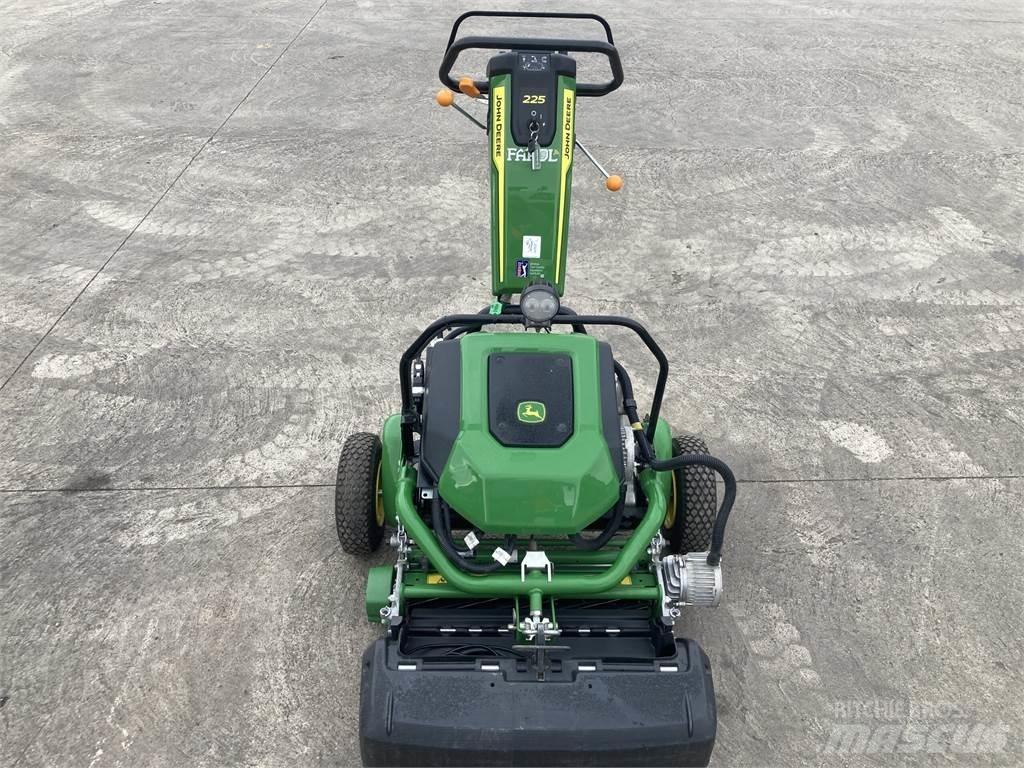 John Deere 225 E-cut Corta-Relvas walk-behind