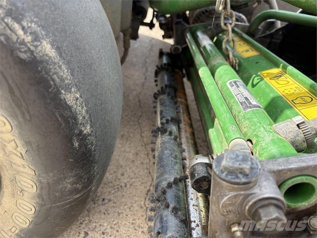 John Deere 2500E Corta-Relvas walk-behind
