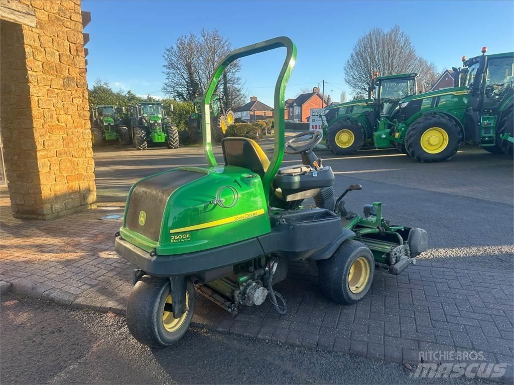 John Deere 2500EH Corta-Relvas walk-behind
