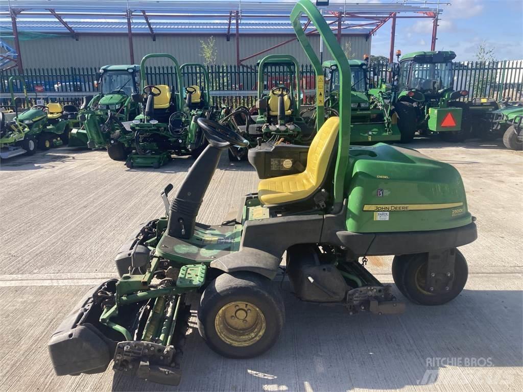 John Deere 2500EH Corta-Relvas walk-behind
