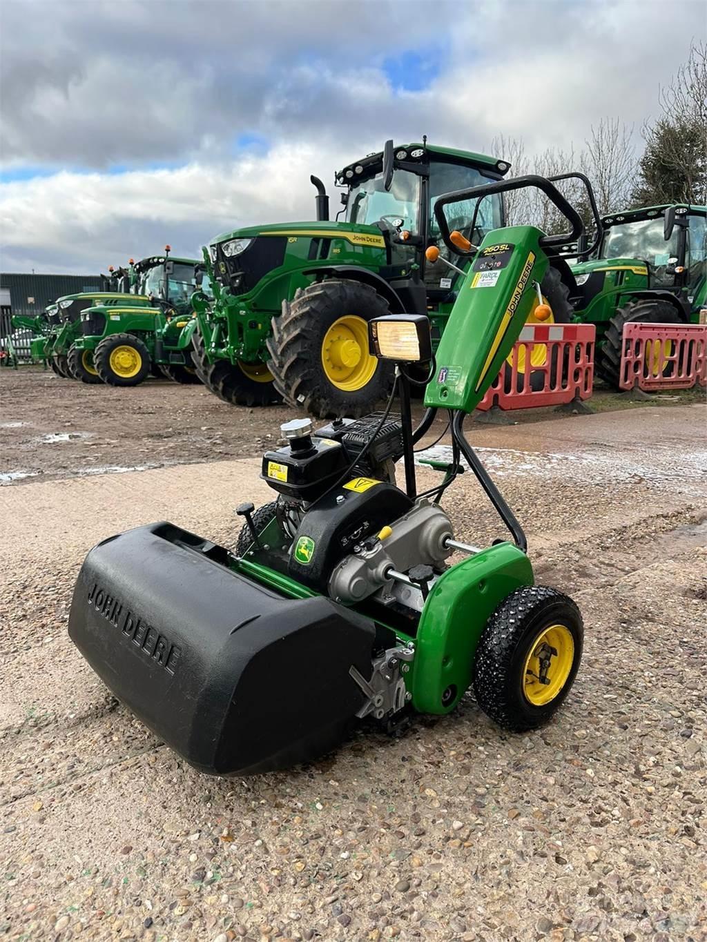 John Deere 260SL Corta-Relvas walk-behind