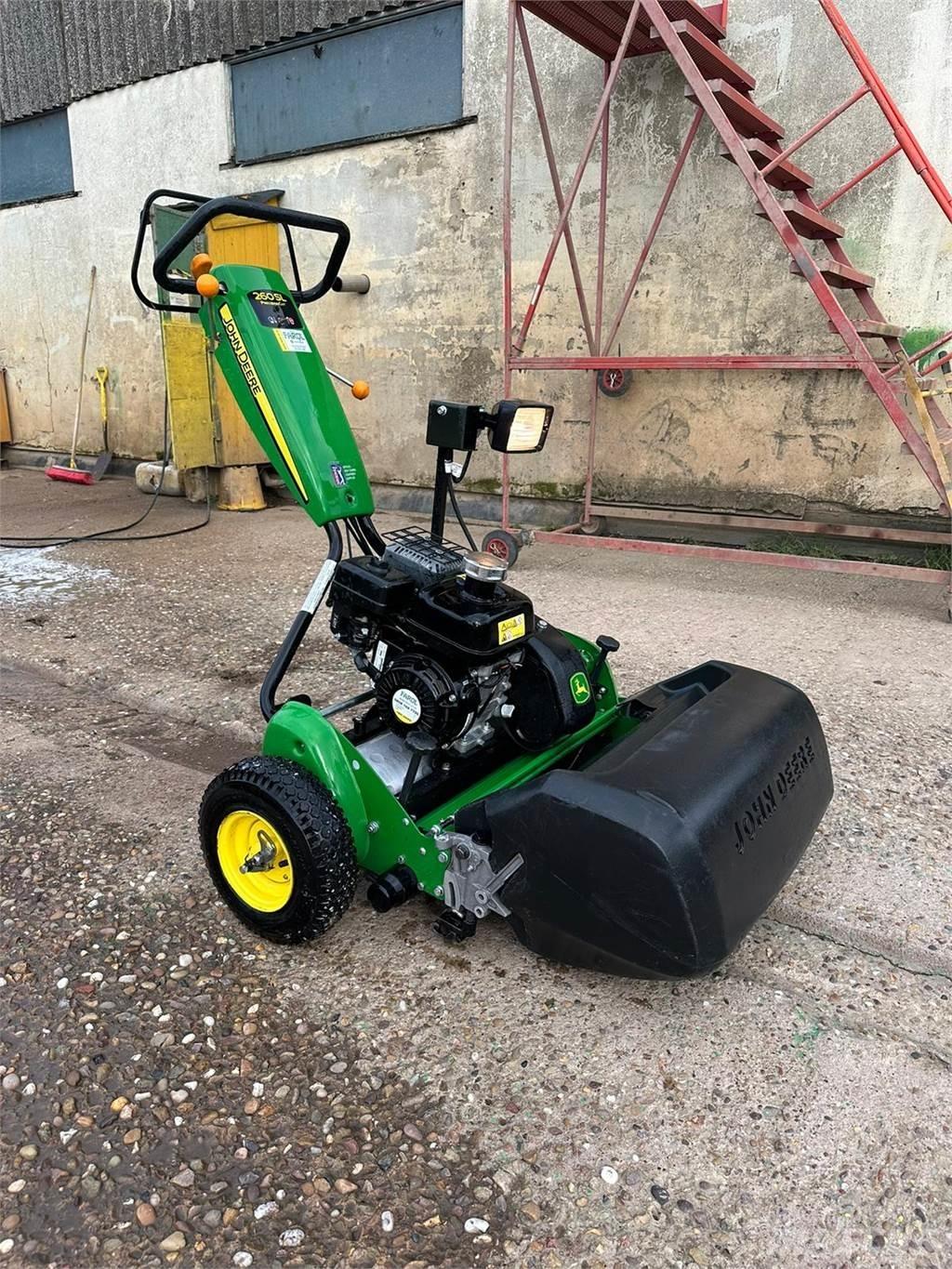 John Deere 260SL Corta-Relvas walk-behind