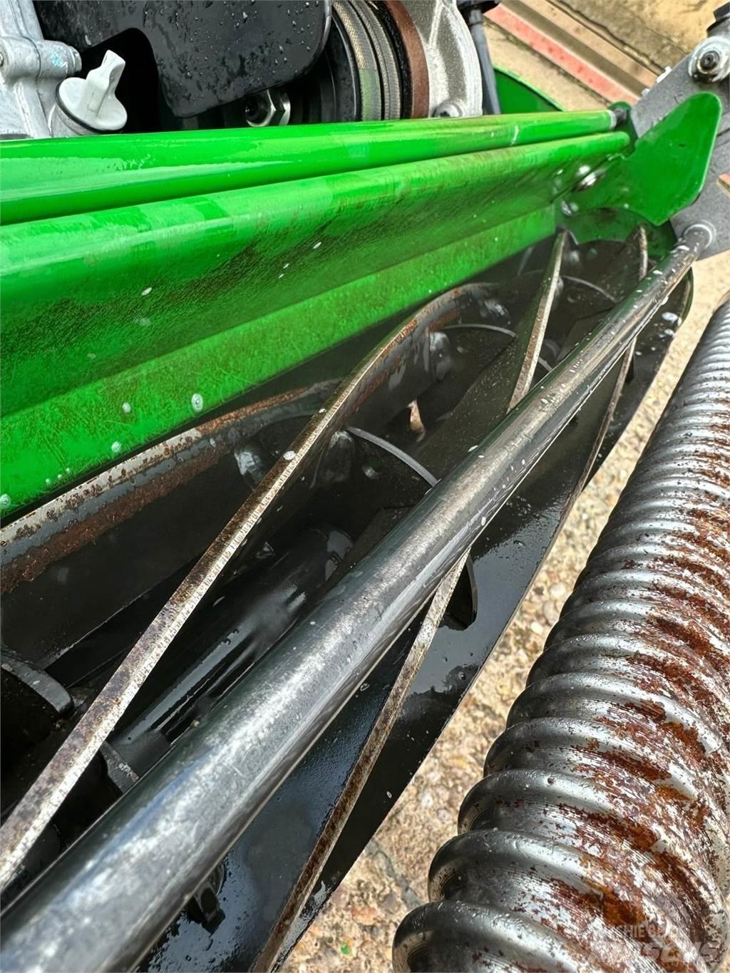 John Deere 260SL Corta-Relvas walk-behind