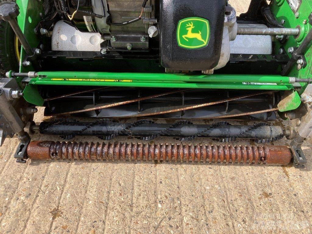 John Deere 260SL Corta-Relvas walk-behind