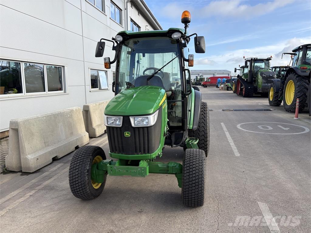 John Deere 4052R Tractores compactos