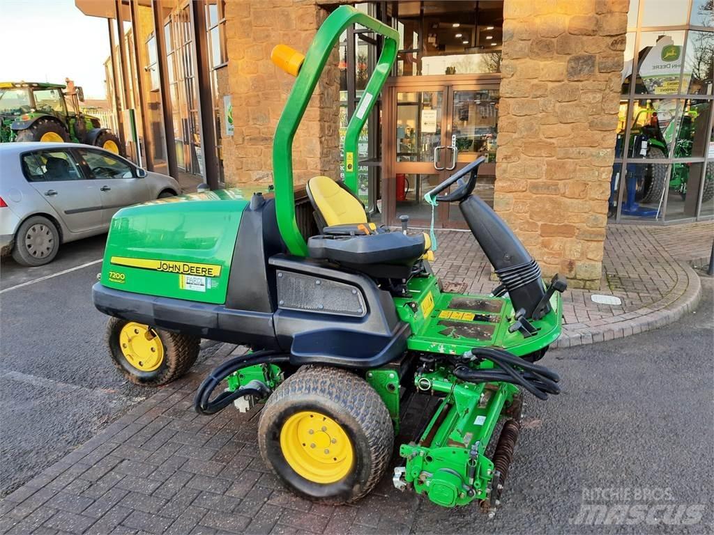 John Deere 7200 Corta-Relvas walk-behind