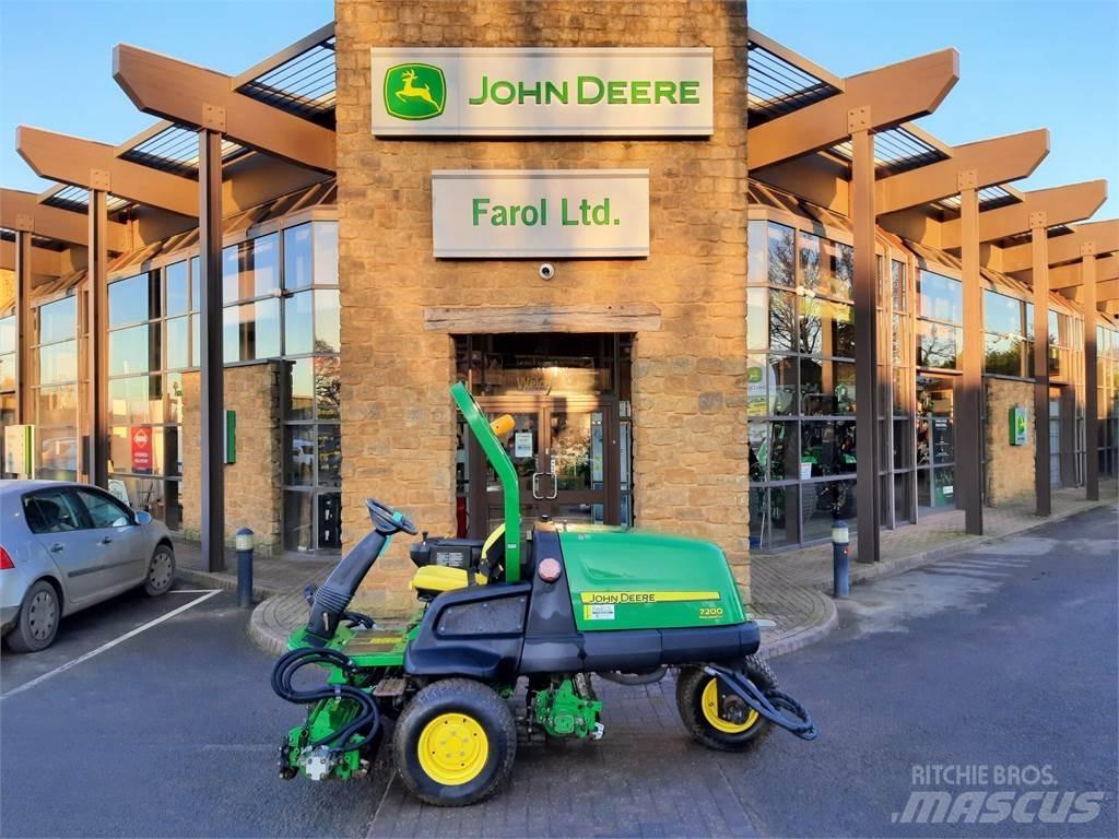 John Deere 7200 Corta-Relvas walk-behind
