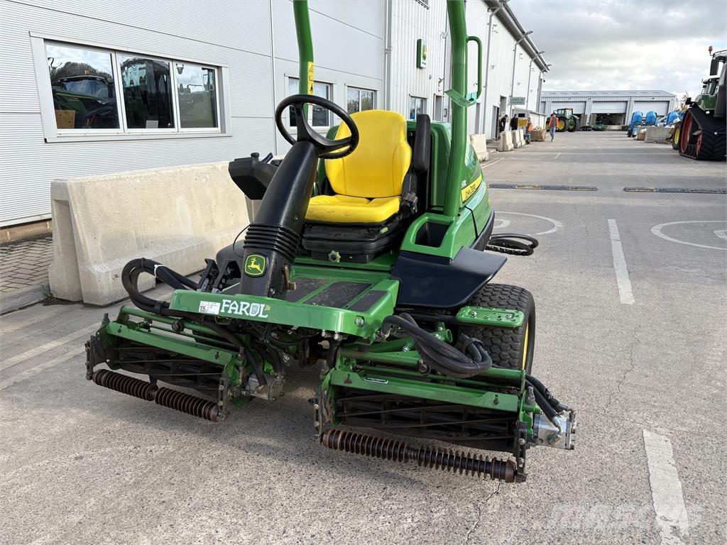John Deere 7200A Corta-Relvas walk-behind