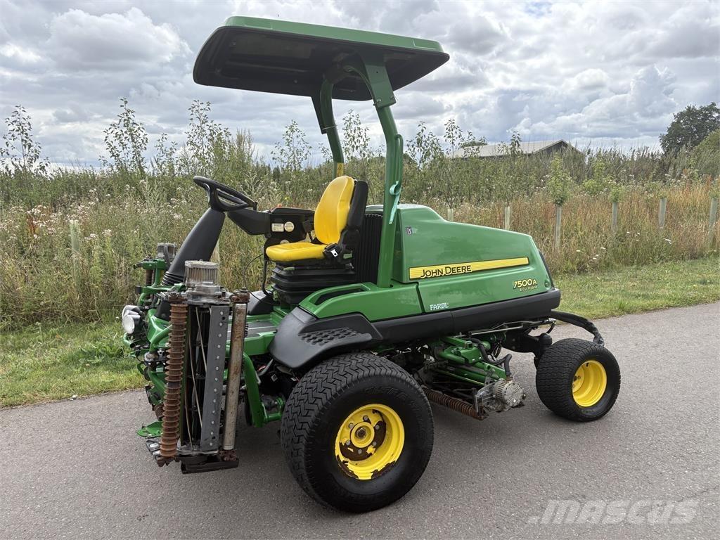 John Deere 7500AE Corta-Relvas walk-behind