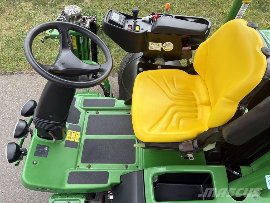 John Deere 7500AE Corta-Relvas walk-behind