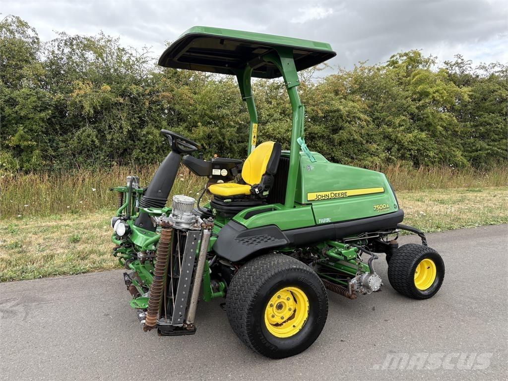 John Deere 7500AE Corta-Relvas walk-behind