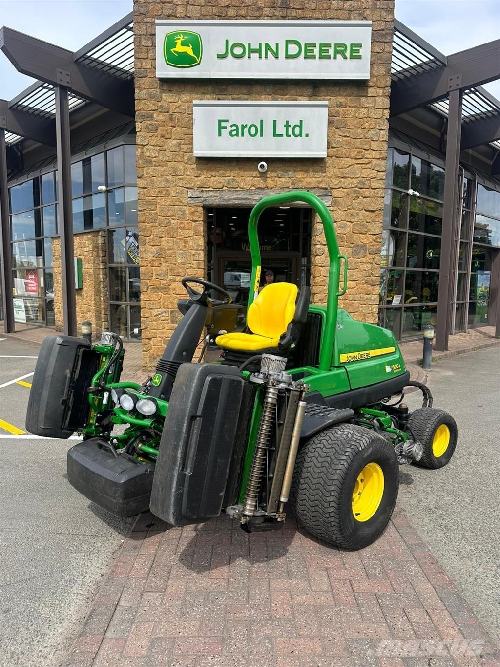 John Deere 7500AE Corta-Relvas walk-behind