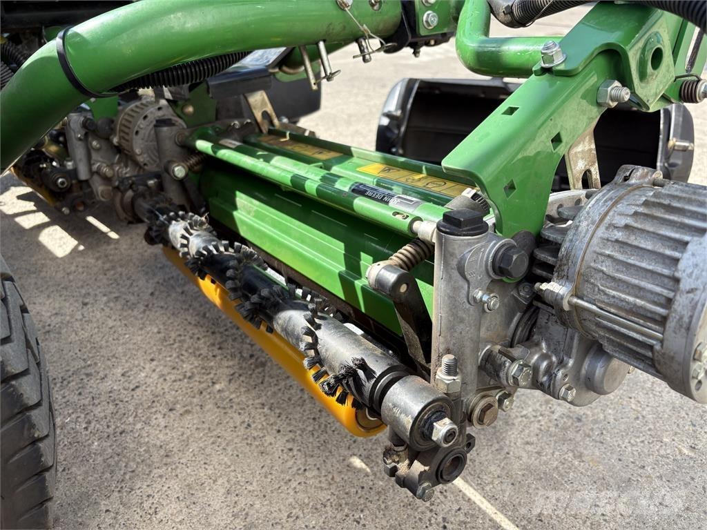 John Deere 7500AE Corta-Relvas walk-behind