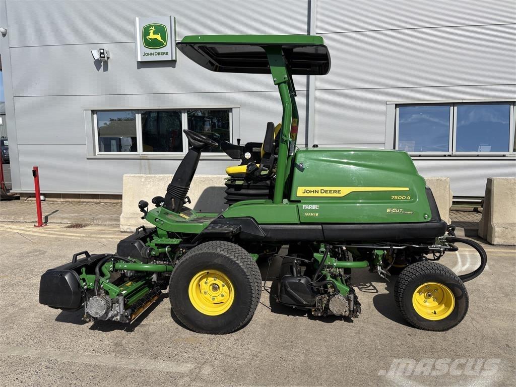John Deere 7500AE Corta-Relvas walk-behind