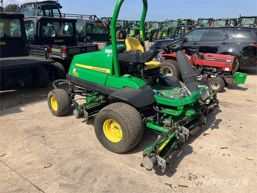 John Deere 7500AE Corta-Relvas walk-behind