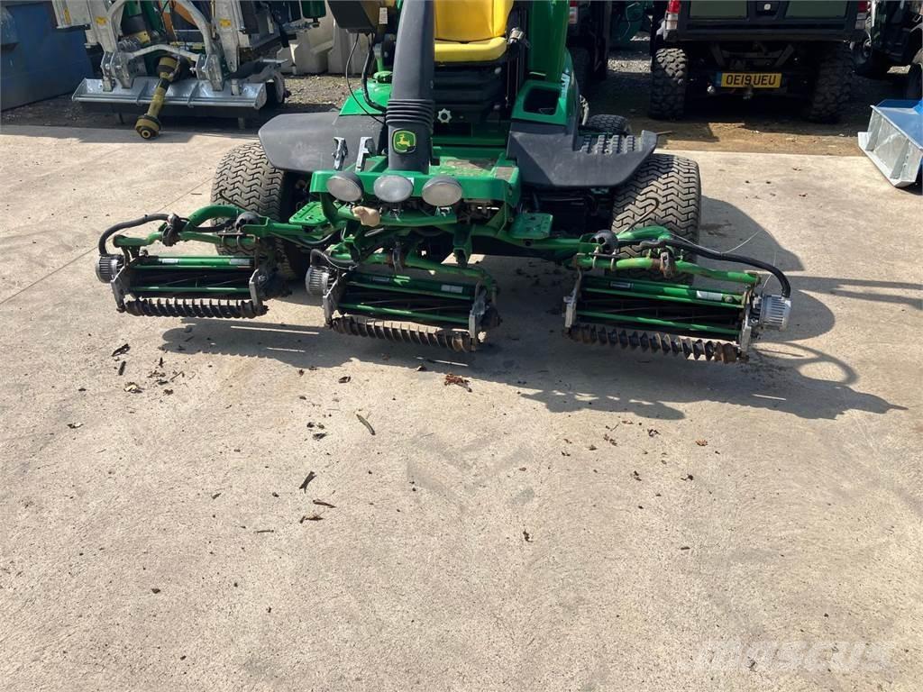 John Deere 7500AE Corta-Relvas walk-behind