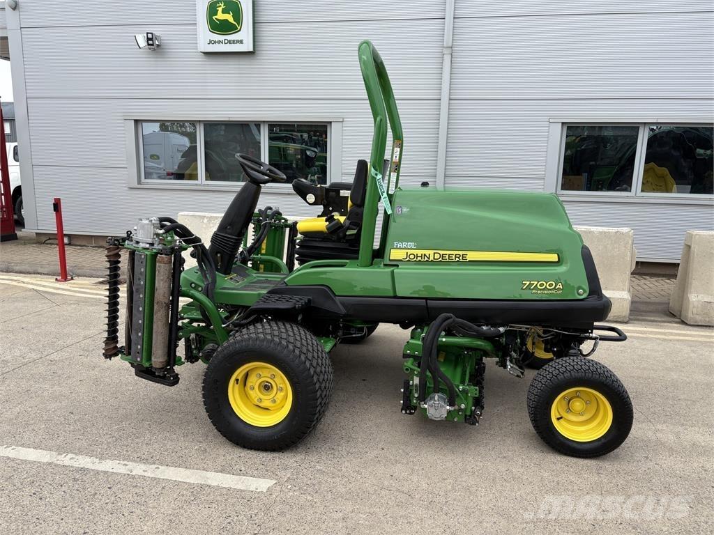 John Deere 7700A Corta-Relvas walk-behind