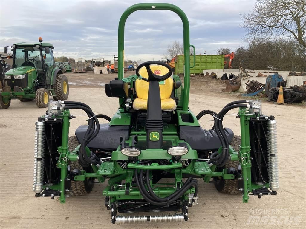 John Deere 7700A Corta-Relvas walk-behind