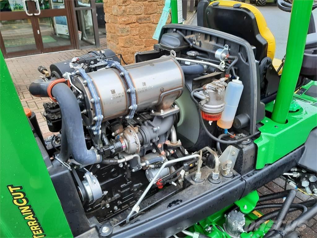 John Deere 8800A Corta-Relvas walk-behind