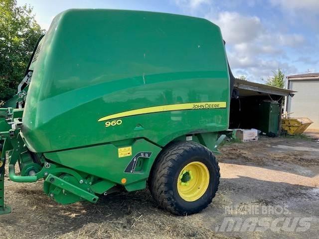 John Deere 960 Enfardadeira de fardos quadrados
