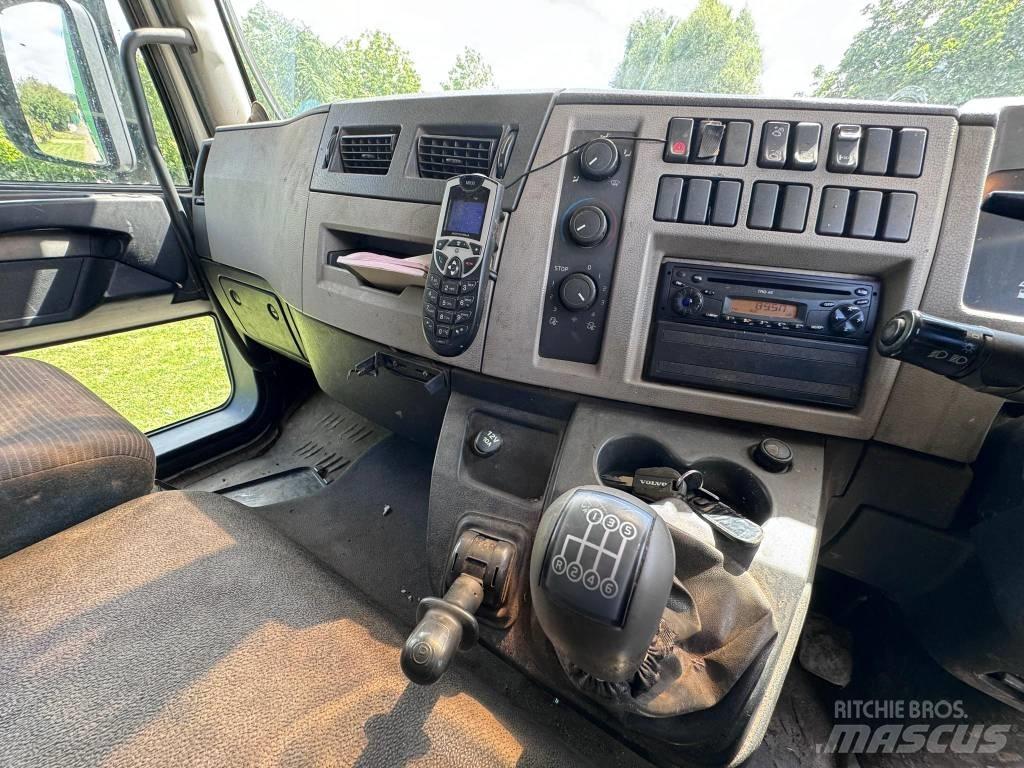 Volvo FL 240 Camiões de transporte de animais