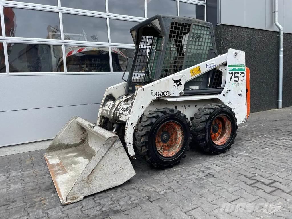 Bobcat 753 Carregadoras de direcção deslizante