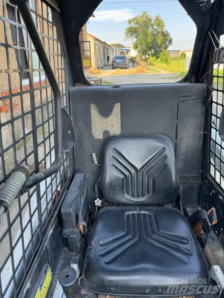 Bobcat S 70 Carregadoras de direcção deslizante