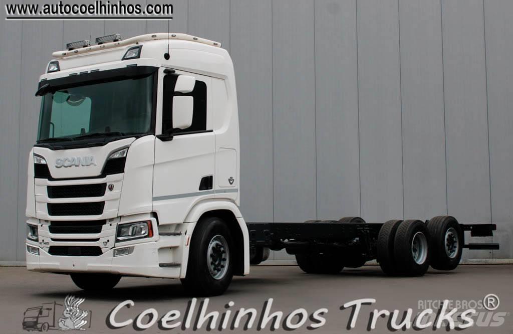 Scania R 520  V8 Camiões de chassis e cabine