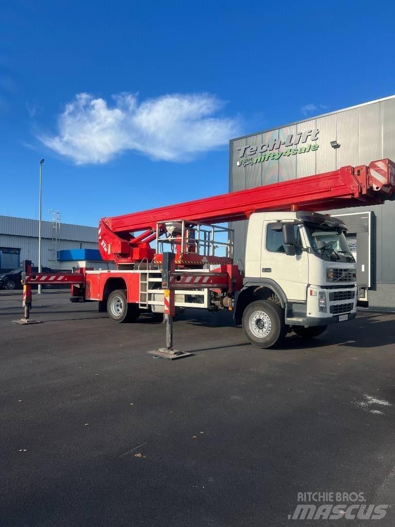 Bronto S37XDT Plataformas aéreas montadas em camião