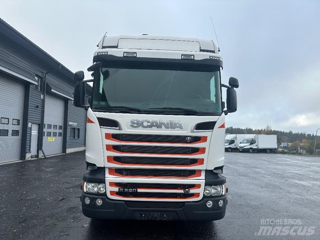 Scania R520 8x2/4 Camiões caixa desmontável com elevador de cabo