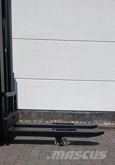 Toyota SWE160L Empilhador para operador externo