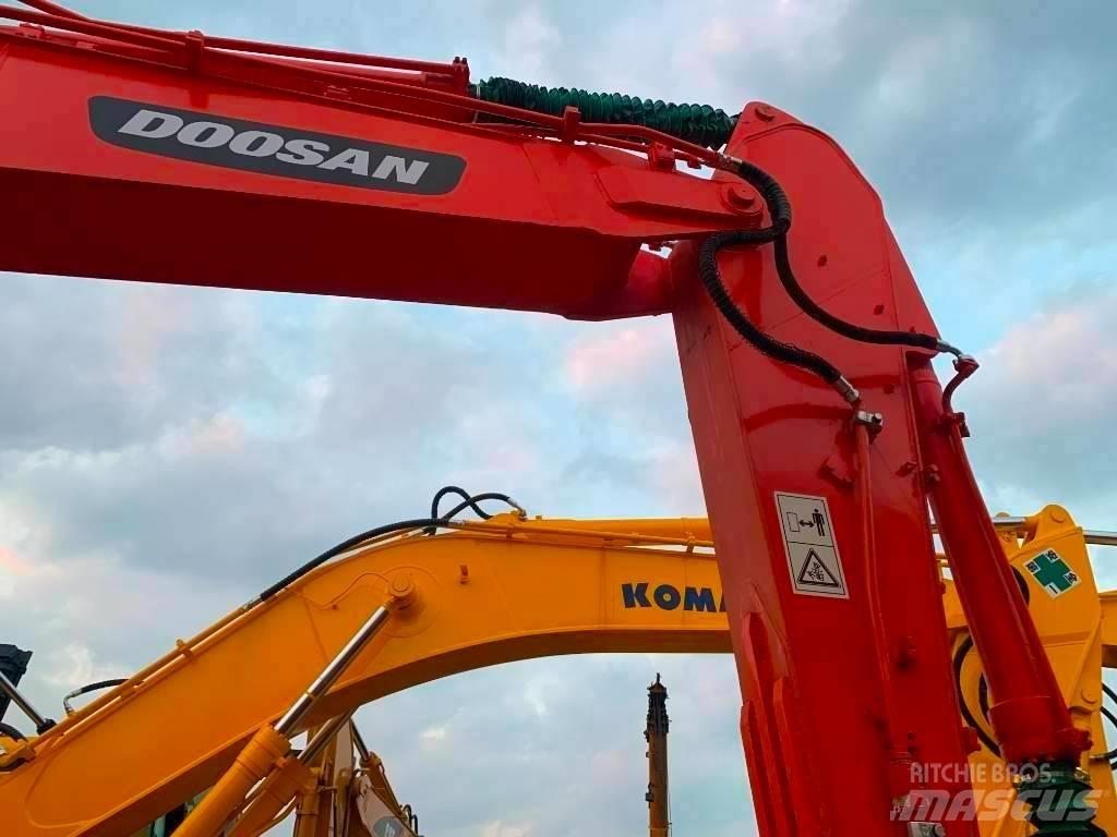 Doosan DX 225 LC Escavadoras de rastos