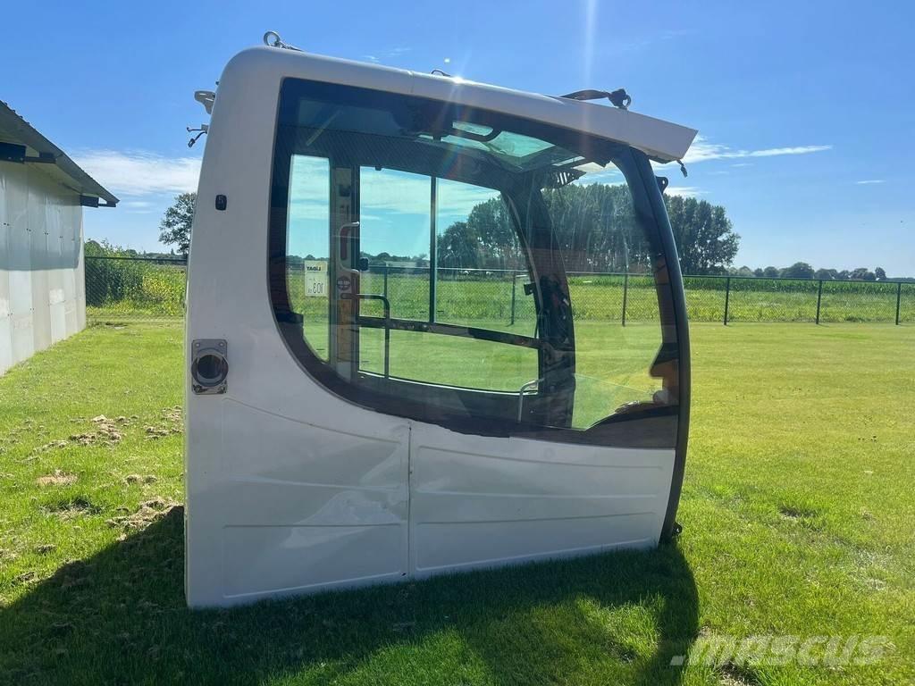 Liebherr 11407040 Cabines e interior