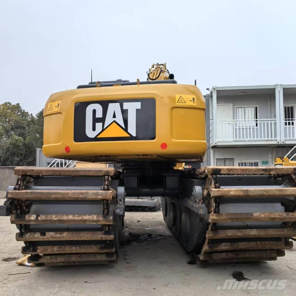 CAT 320 D Escavadoras anfíbias