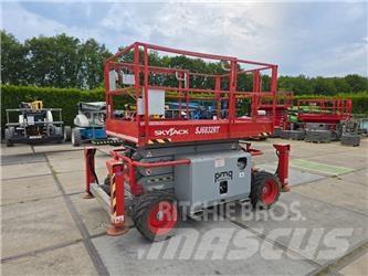 SkyJack SJ 6832 RT Elevadores de tesoura